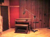Click to get a closer look at the EMF Productions' Hammond B-3!
